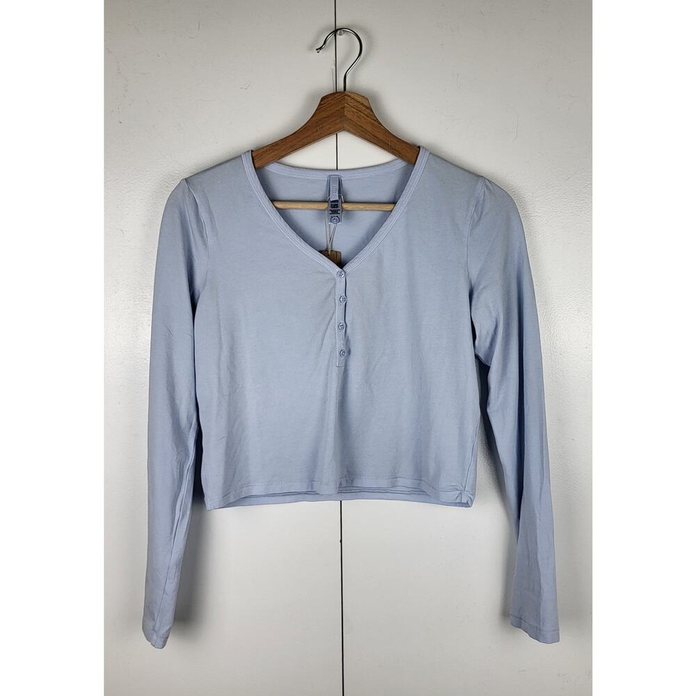 NWT SKIMS Long Sleeve Ribbed Henley Button Crop Top in Periwinkle | Large - Picture 10 of 10